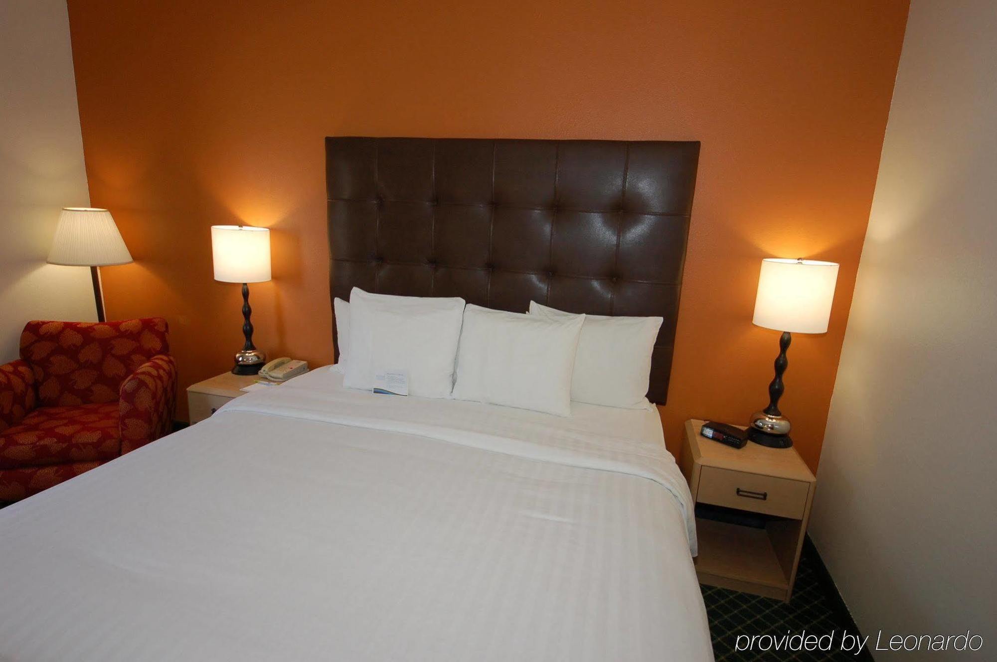 Comfort Inn & Suites North Dallas-Addison Zimmer foto